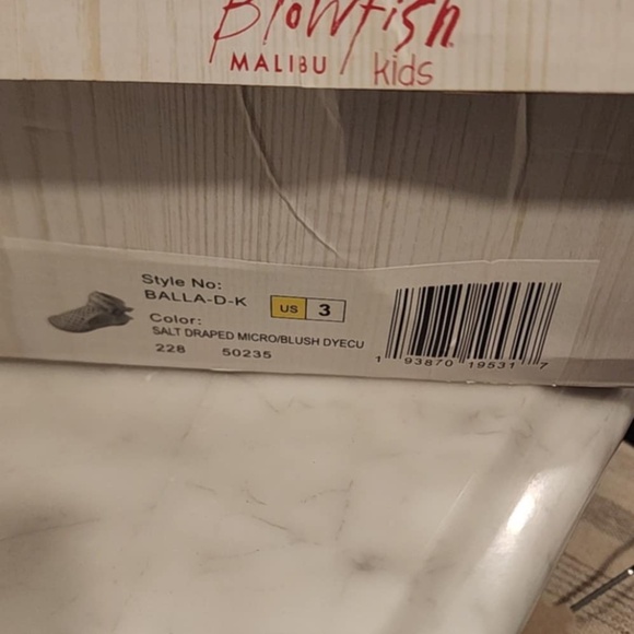 Girls New in box Sandals size 3 - Picture 8 of 8